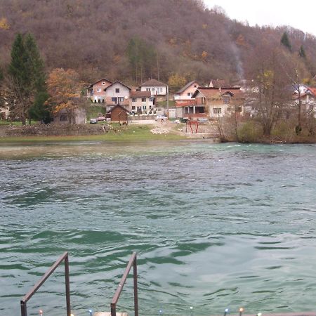 Appartamento Alfa Kulen Vakuf Esterno foto
