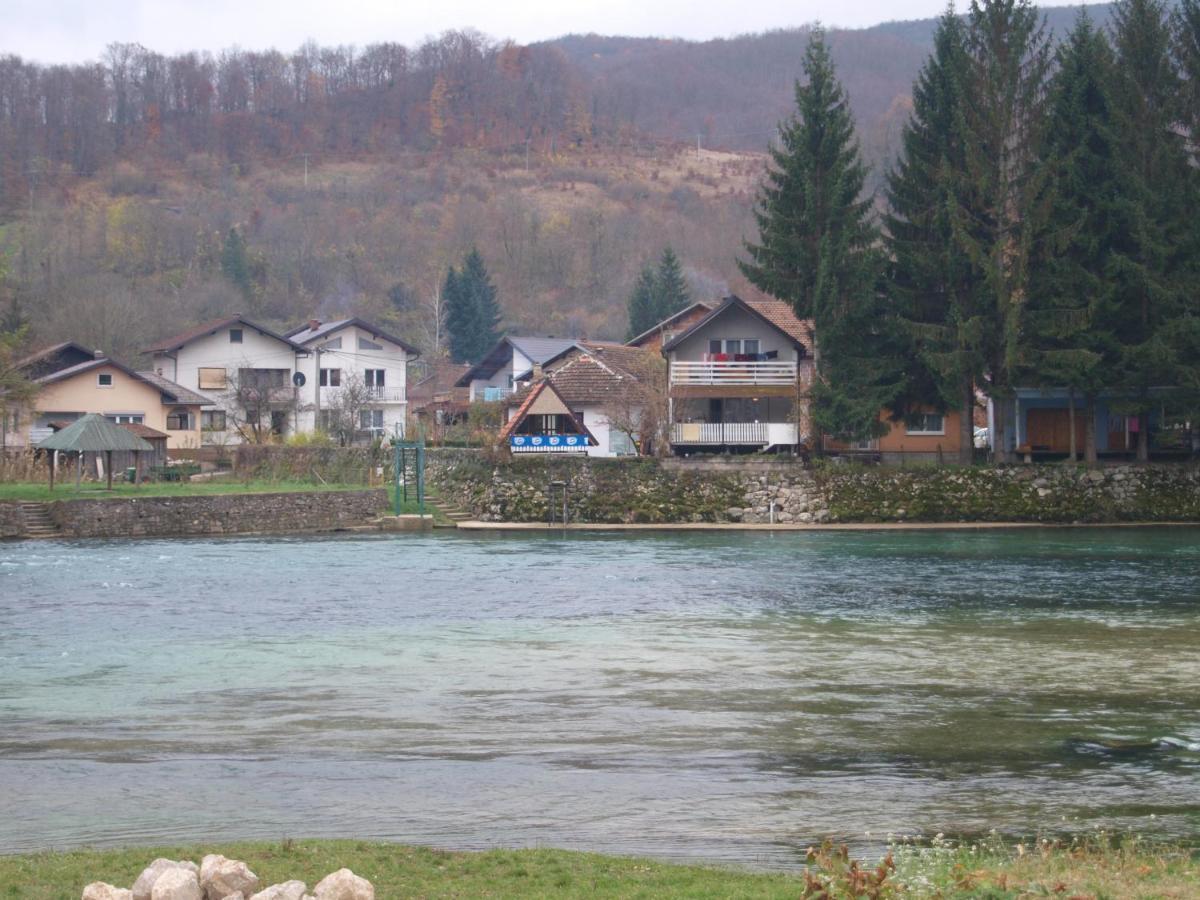 Appartamento Alfa Kulen Vakuf Esterno foto