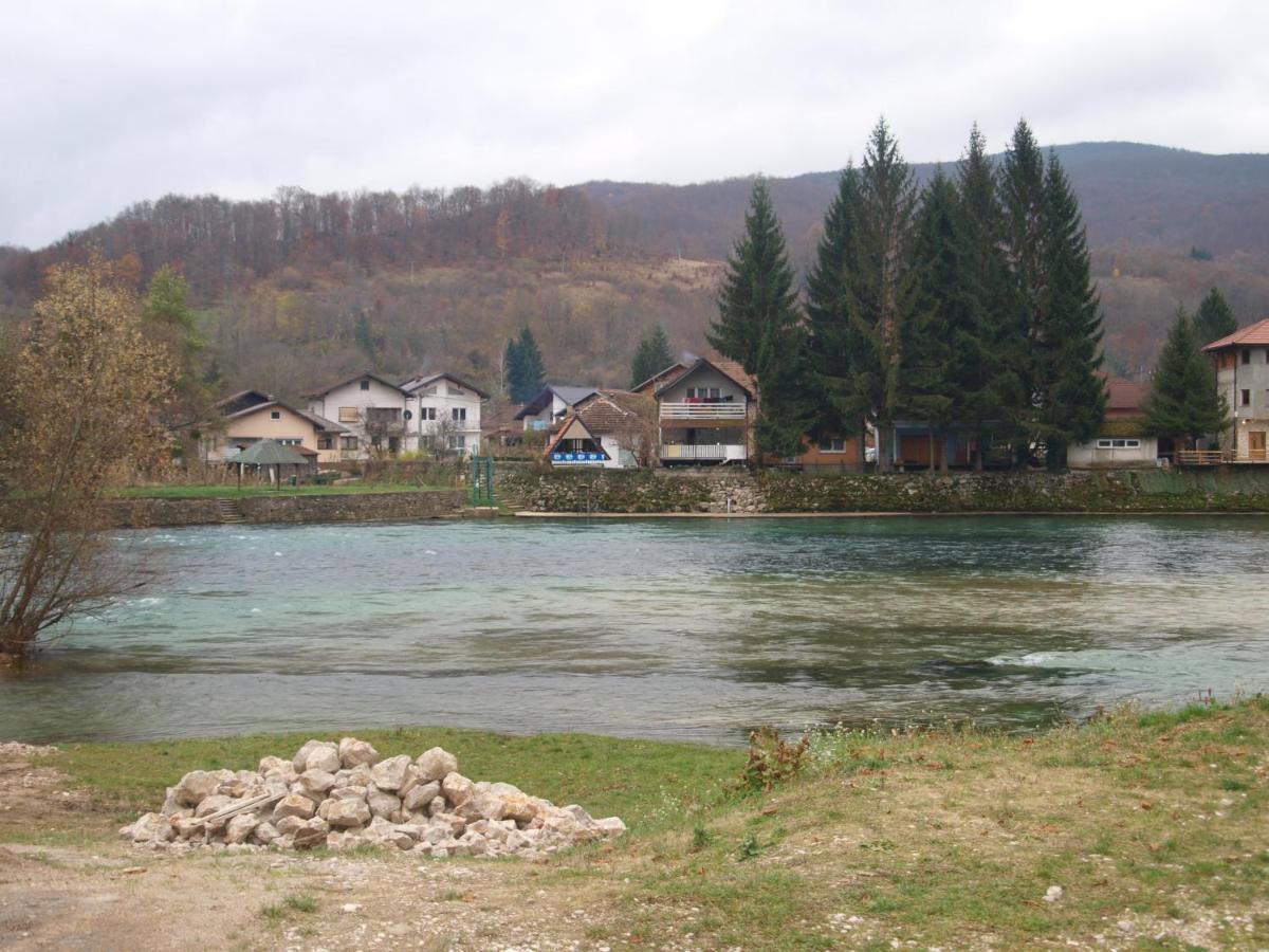 Appartamento Alfa Kulen Vakuf Esterno foto