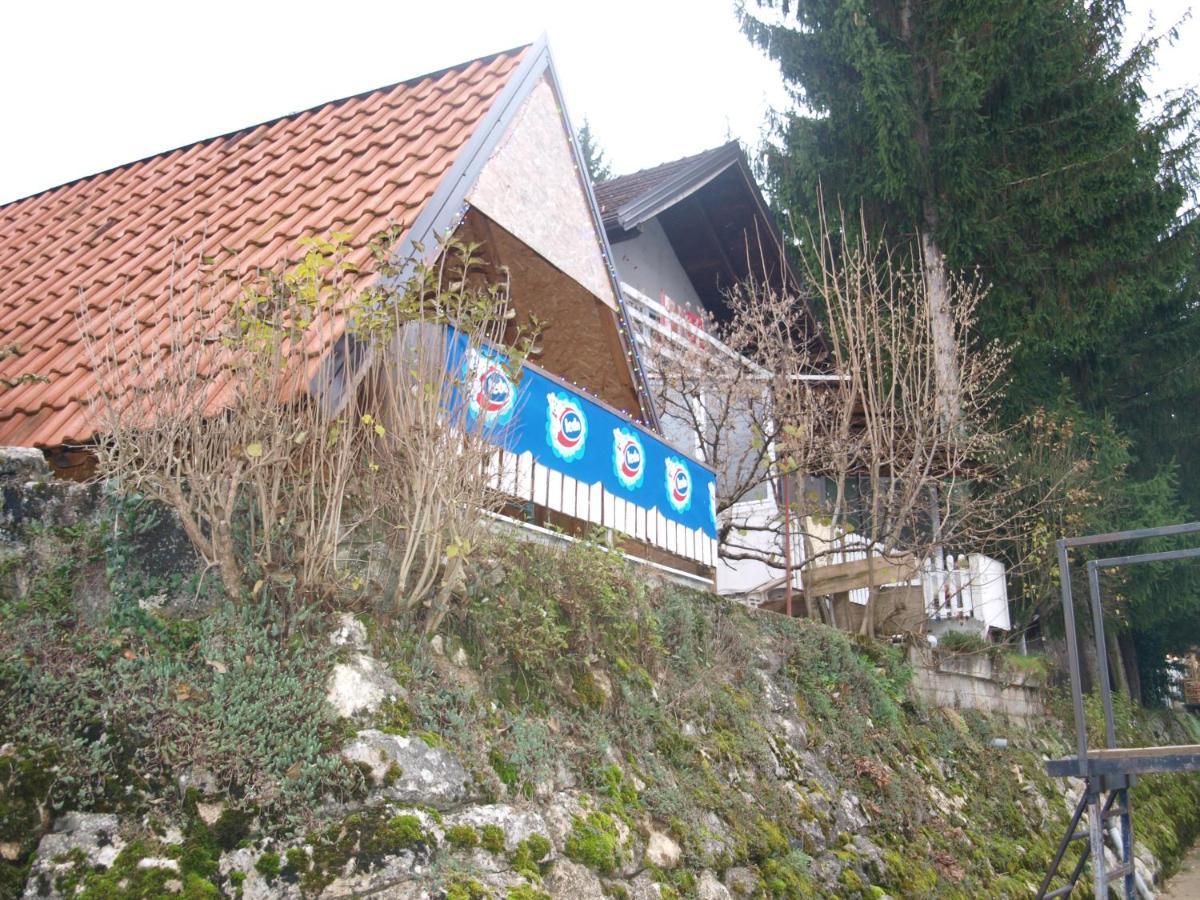 Appartamento Alfa Kulen Vakuf Esterno foto