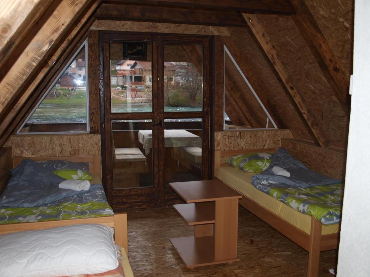 Appartamento Alfa Kulen Vakuf Esterno foto