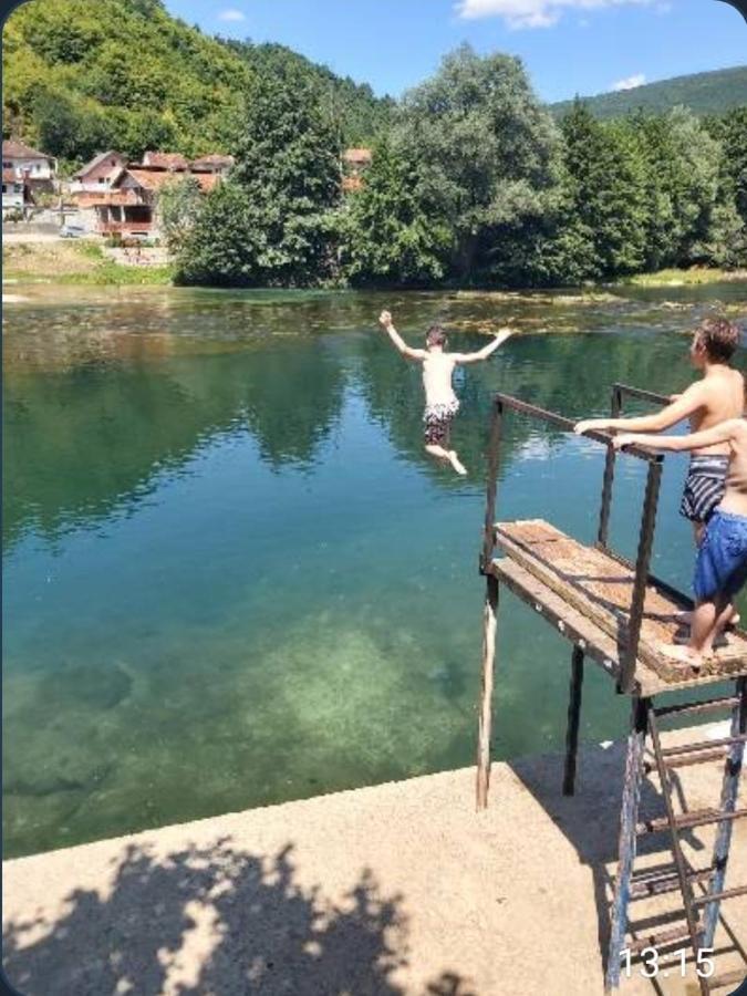 Appartamento Alfa Kulen Vakuf Esterno foto